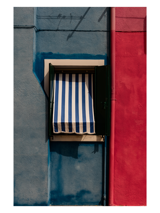 Fånga Fine Art Print stripes window wall of blue and red